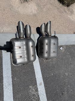 2022 Mustang Gt Stock mufflers