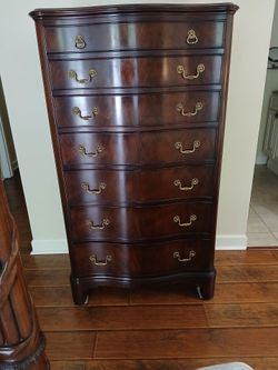 Bedroom furniture matching 4 poster bed
