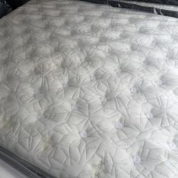 California King Size Bed Mattress King Koil Intimate Luxury Firm Button Top Stearns & Foster Aireloom Kluft Hote Collection Shifman Purple Tempurpedic