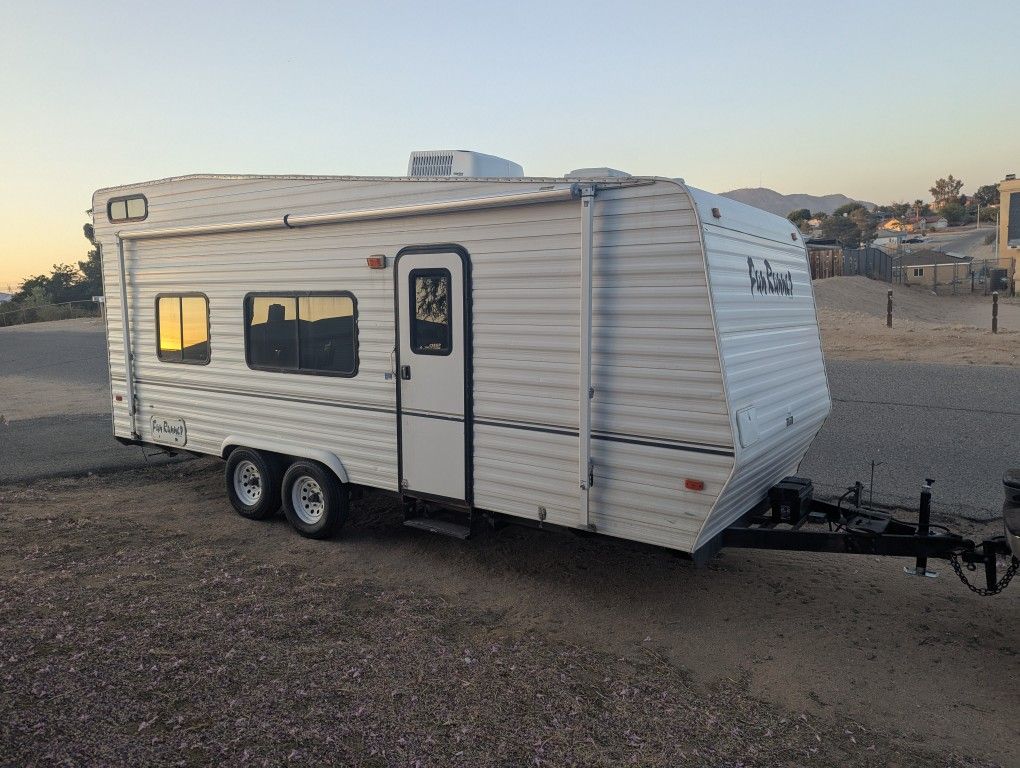 2003 Fun Runner Toy Hauler