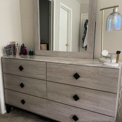 Dresser , Makeup Vanity , Bedroom Set 