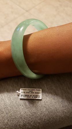 Macys solid dyed jade bangle