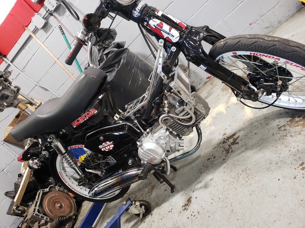 Honda super cub com máquina vini 190cc todos sus papeles aldía
