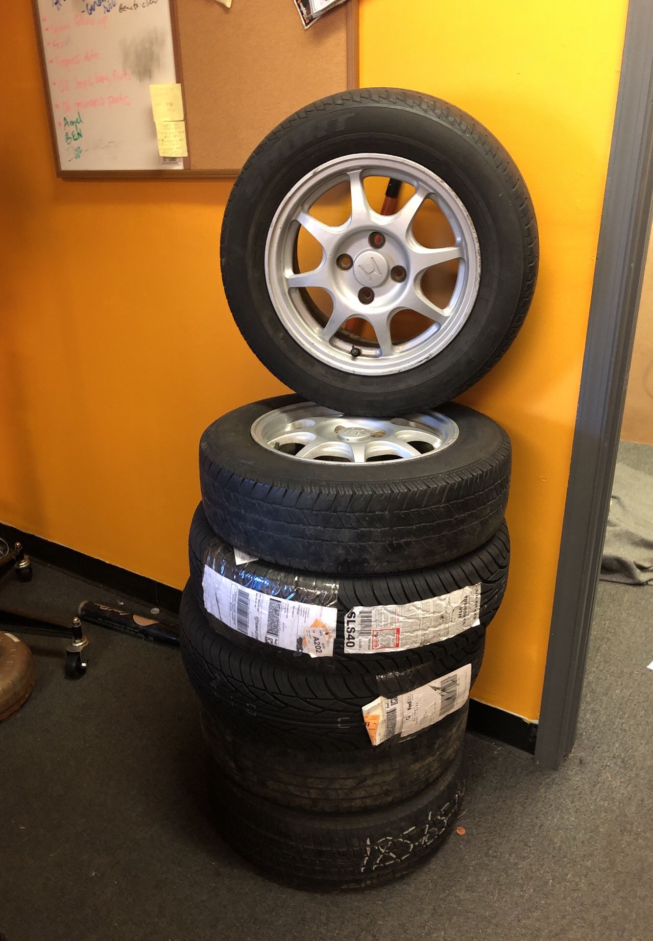 185 / 65R14 OEM HONDA ALLOY RIMS AND TIRES