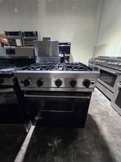 30" VIKING GAS BLACK RANGE