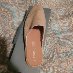 Toms Shoes Size 9 W
