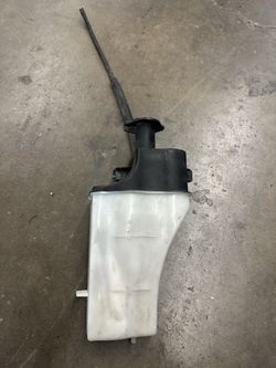 radiator Reservoir Coming Out Of Hyundai Genesis 2013