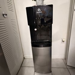 Dispensador De Agua Con Botellón De 5 Galones