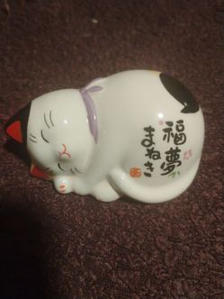 Sleeping Maneki Neko Lucky Cat Mino Ware Japan Porcelain Dreaming 福