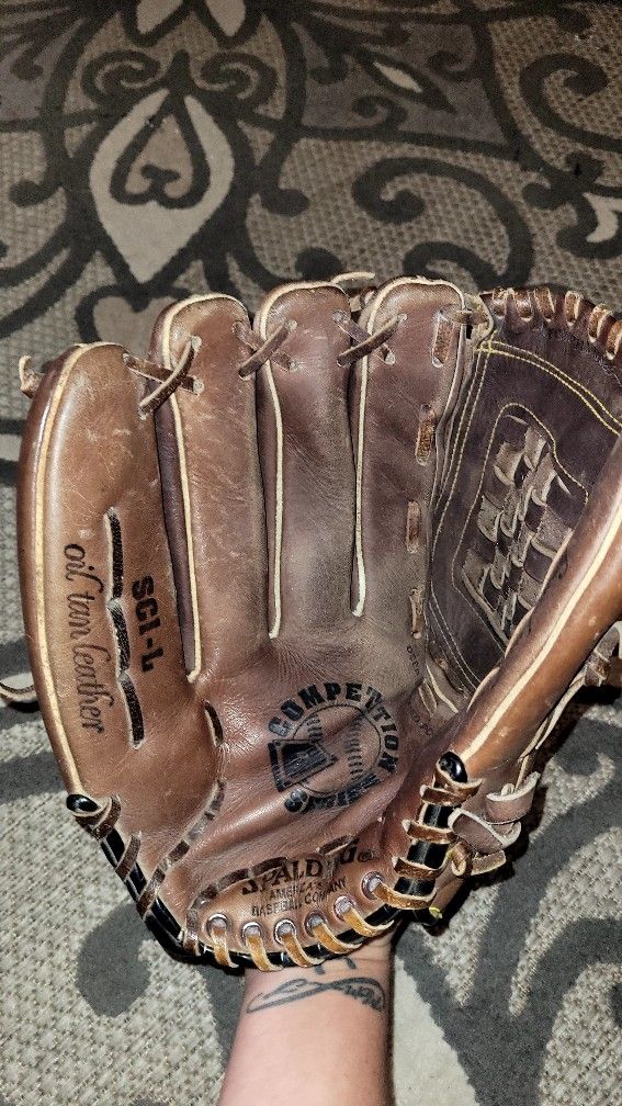 SPALDING BASEBALL MIT FOR A LEFTY