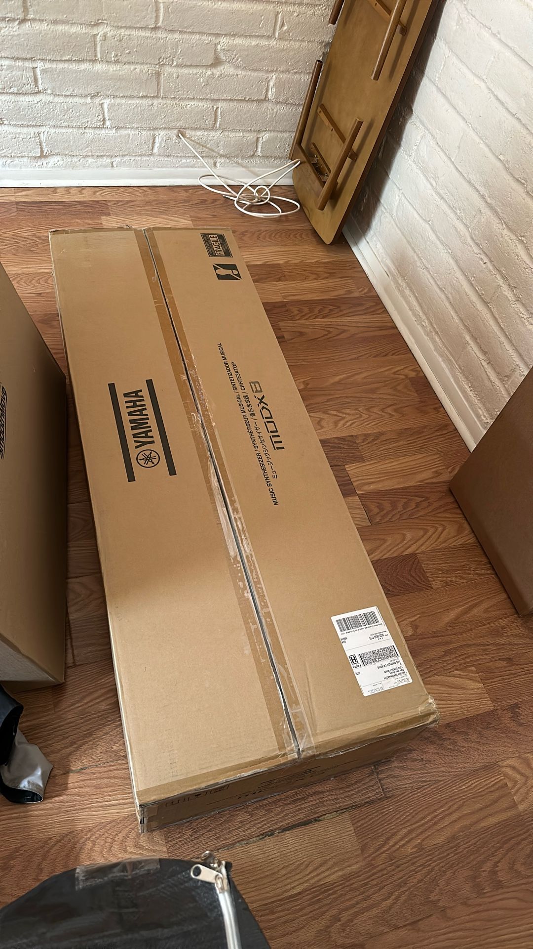 Yamaha Mod X 8 With Liquid Stands Stand, Seat And Sustain Pedal