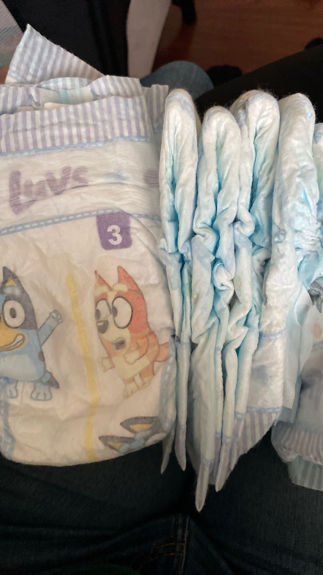 Luv Size 3 Pampers (15 Pampers)