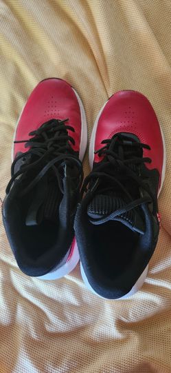 Boys Under Armour Basketball shoes size 8 1/2