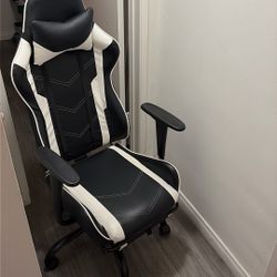 Black and White Gaming Chair 