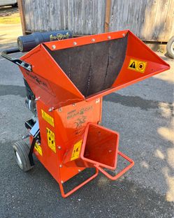 ECHO Bear Cat Model 75311 Wood Chipper