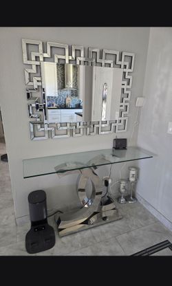 console table and wall mirror