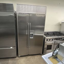 SUBZERO REFRIGERATOR 42”