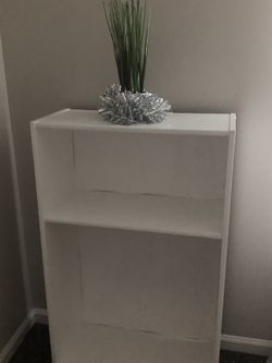 19 minutes desk and bookshelf