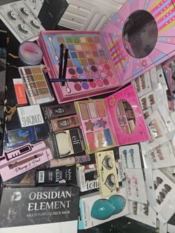 Make up bundle and neck device