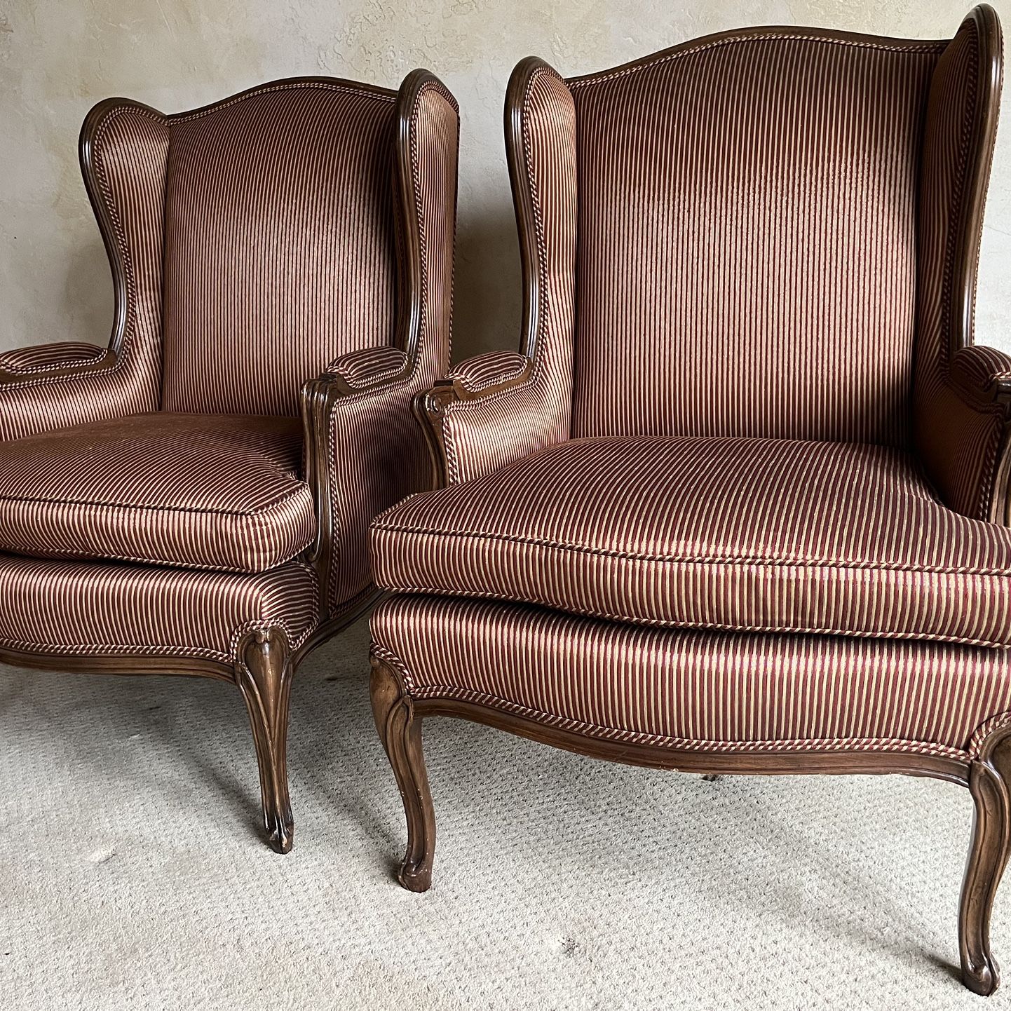 •••Queen Anne Vintage Wing Chairs••• 