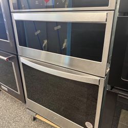 New Whirlpool  6.4 cu. ft. Smart Combination Wall Oven with Touchscreen