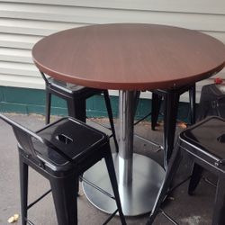 Table W/ Chairs