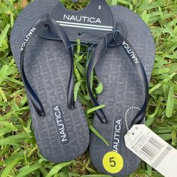 Náutica Navy Blue sandals Size 5