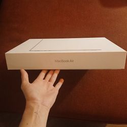 2026 Apple MacBook AIR M5, 24GB, 1TB 15inch (Silver) Laptop. (Opened Box Accidentally/never Used, Turned On Or Setup. Completely Brand New) 