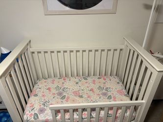 Pottery Barn Kids - Kendall Convertible Crib with Mattress, & Conversion Kit