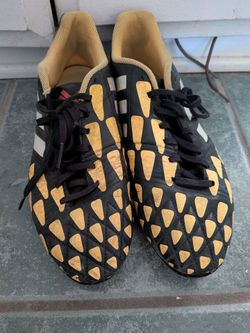 Men's soccer cleats