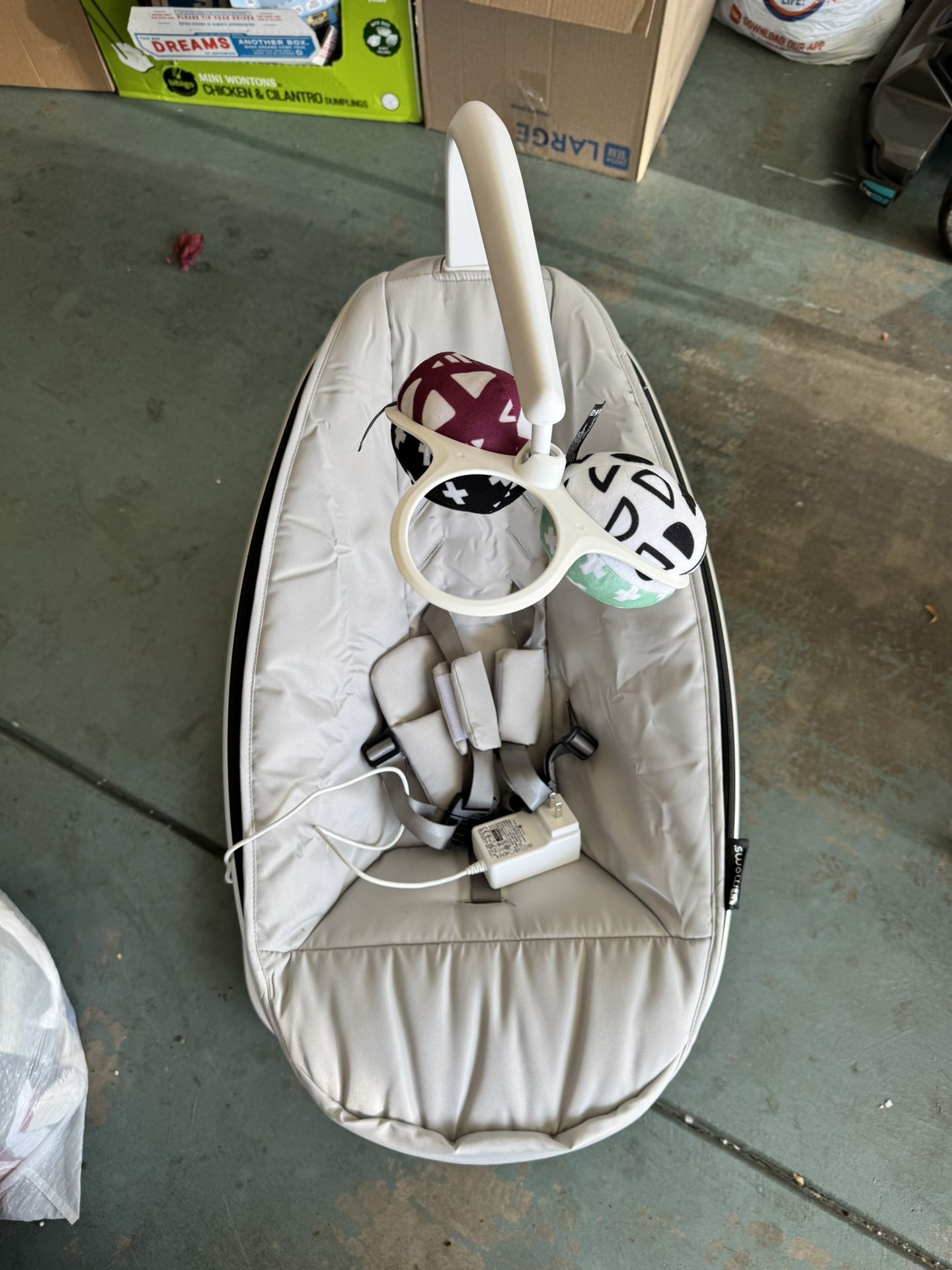 4 Moms Baby Swing Never Used