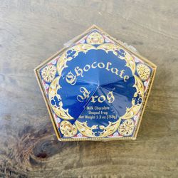 Wizarding World of Harry Potter Milk Chocolate Frog Includes Hogwarts Wizard Card