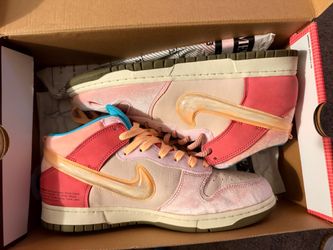 Nike SB size 11M Strawberry Milk