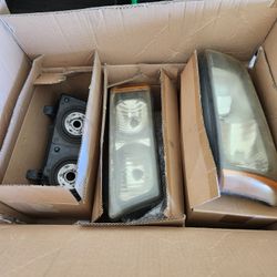 2005 Chevy Silverado Or Avalanche Original Head And Tail Lights