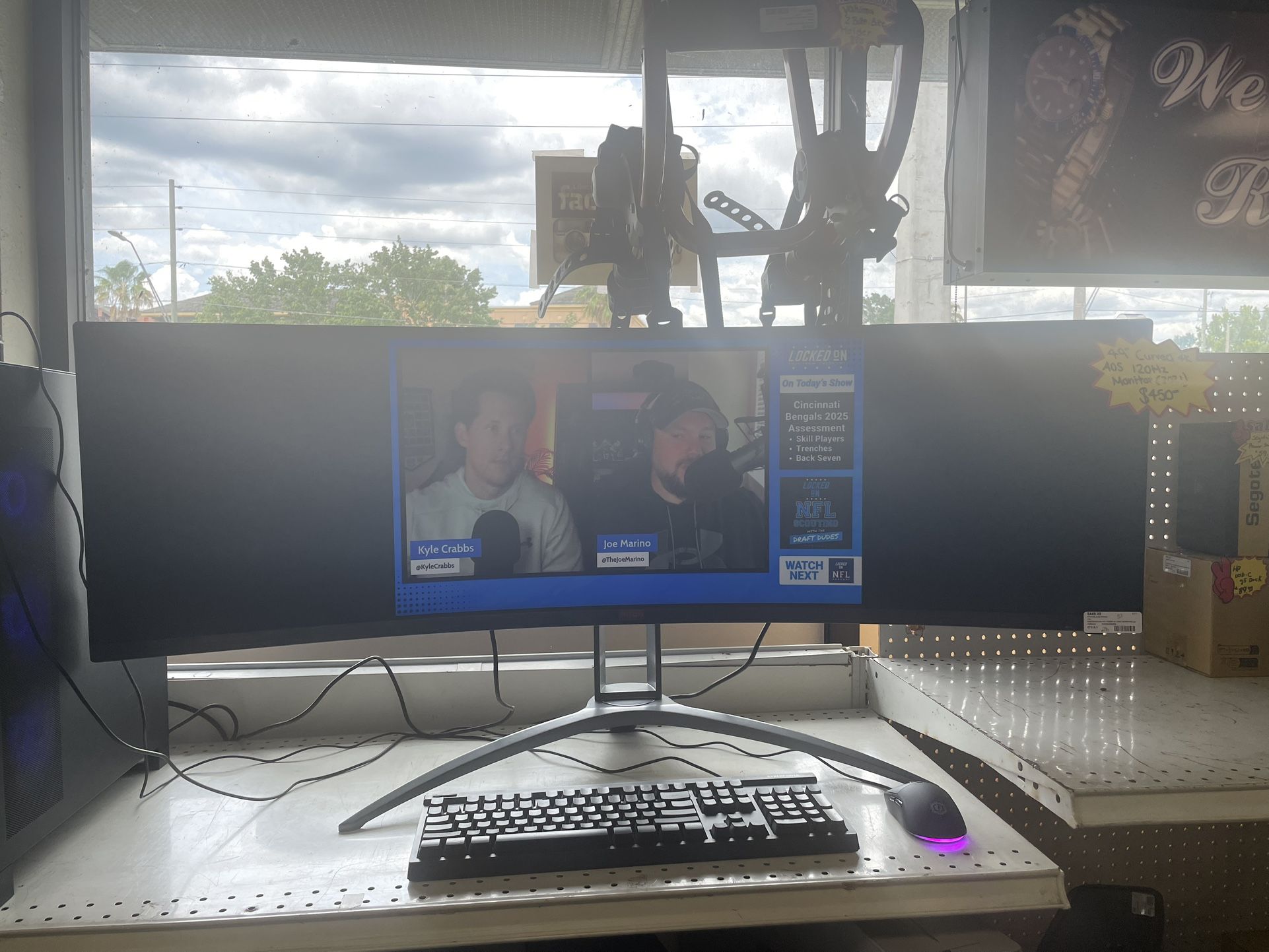 AOC 49” Curved Monitor 