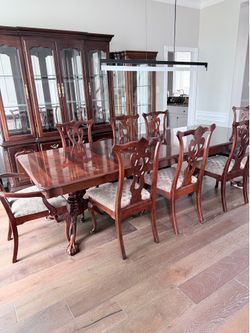 Chippendale Mahogany Dining Set – Table, 8 Carved Chairs & Extension Leaves