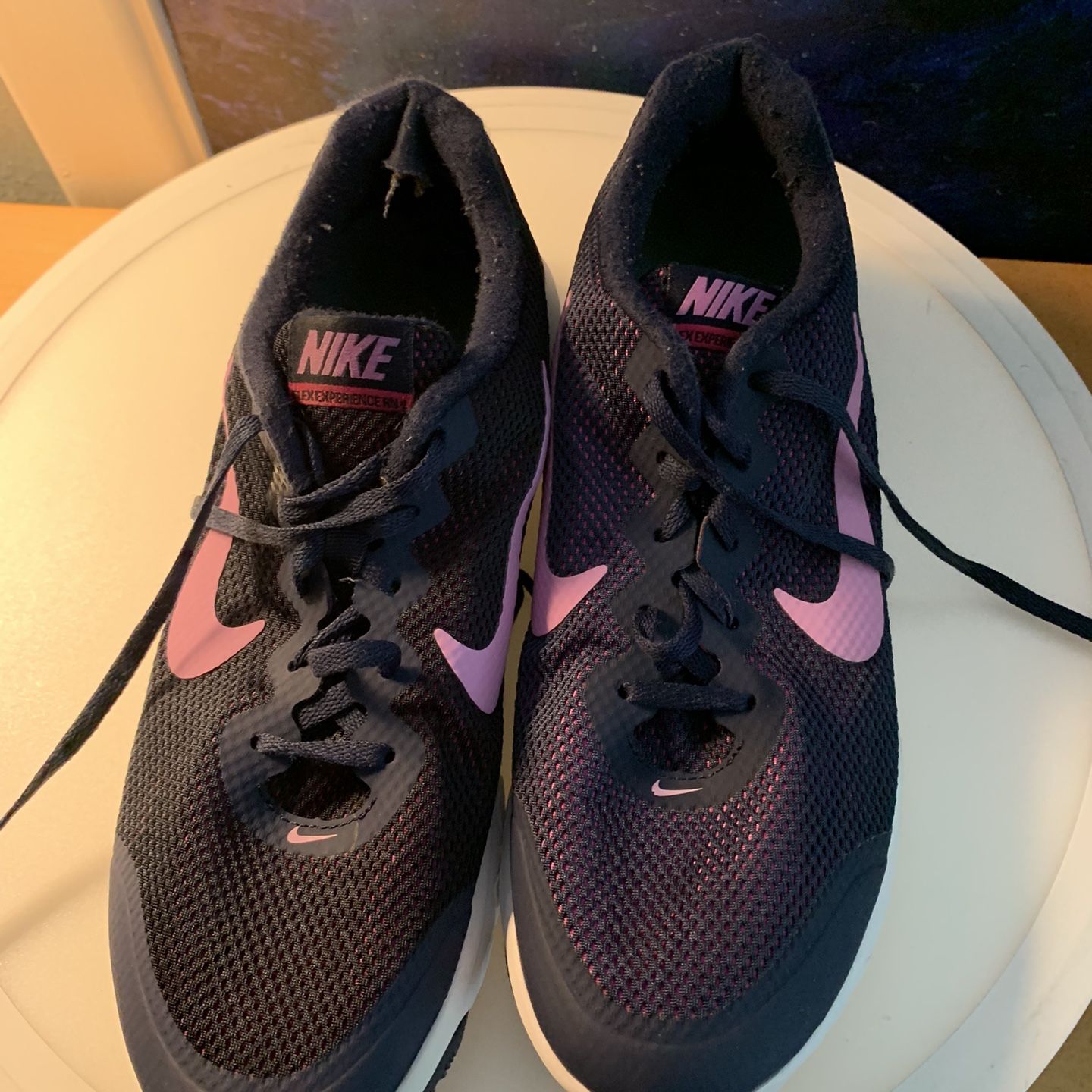 Nike 749178 sales