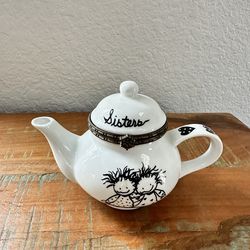 Small tea pot