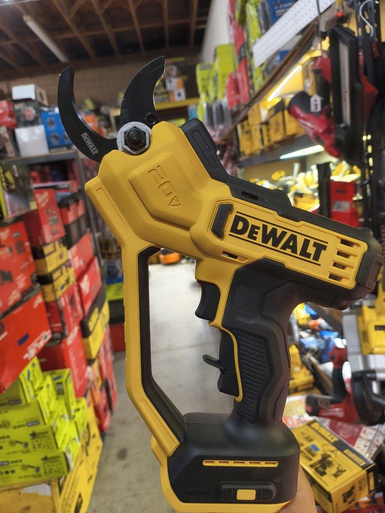 DEWALT 20V CORDLESS PRUNER $115