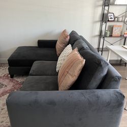Sectional Sofa with Reversible Chaise