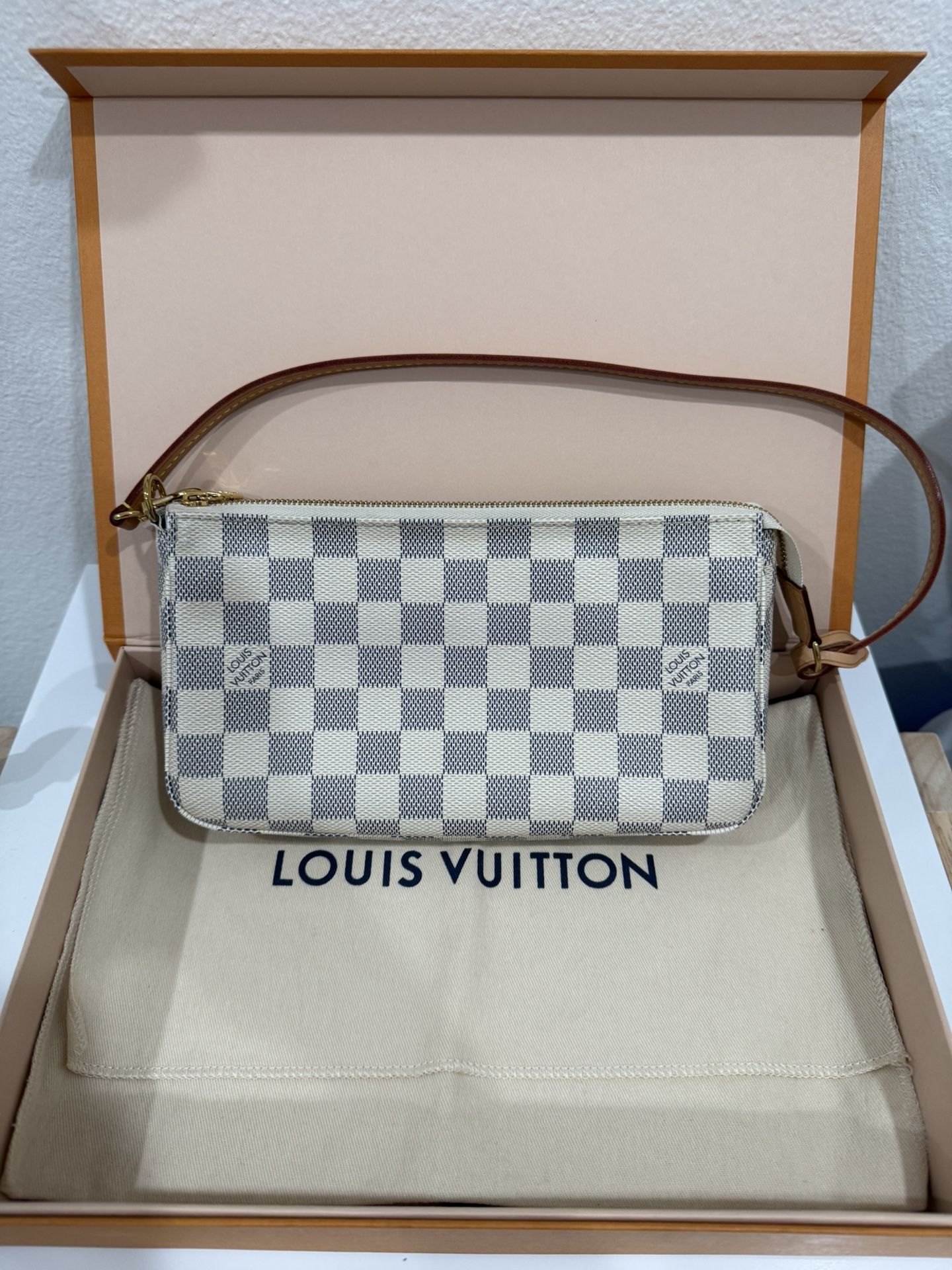 LOUIS VUITTON Pochette Accessoires NM (Damier Azur)