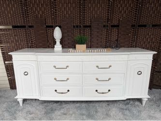 Dresser big $199 nightstand set $99 Check out my posts; I have more.