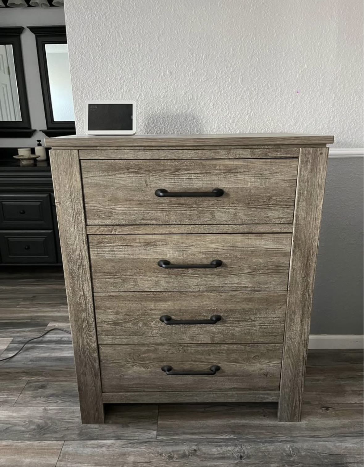 Dresser/Chest Of Drawers