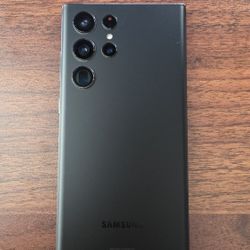 Samsung Galaxy S22 Ultra with Magsafe Case