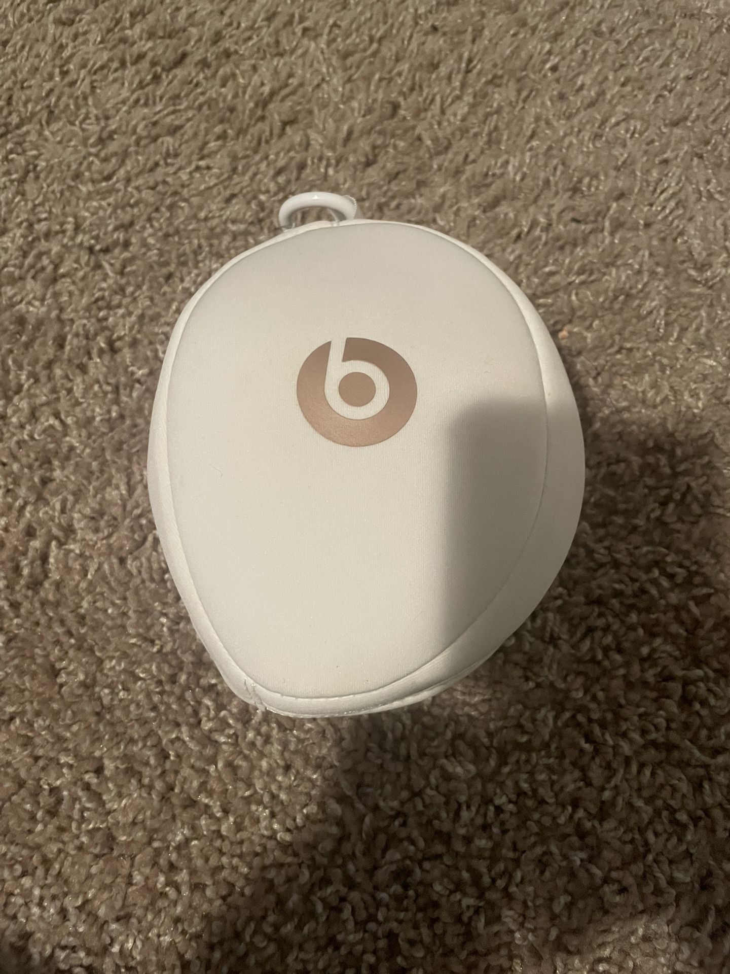 Beats Solo Rose Gold