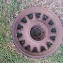 I have one 1930s  artillery wheel 17", 5 on 5 lug pattern 