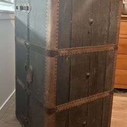 Vintage Steamer Trunk 