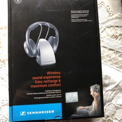 Sennheiser RS 120 Wireless Headphones NIB