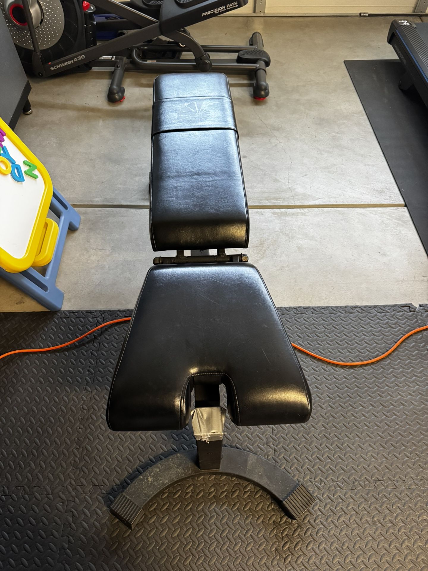 Nautilus weight bench