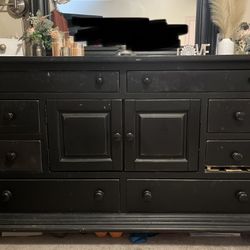 Black dresser With Mirror